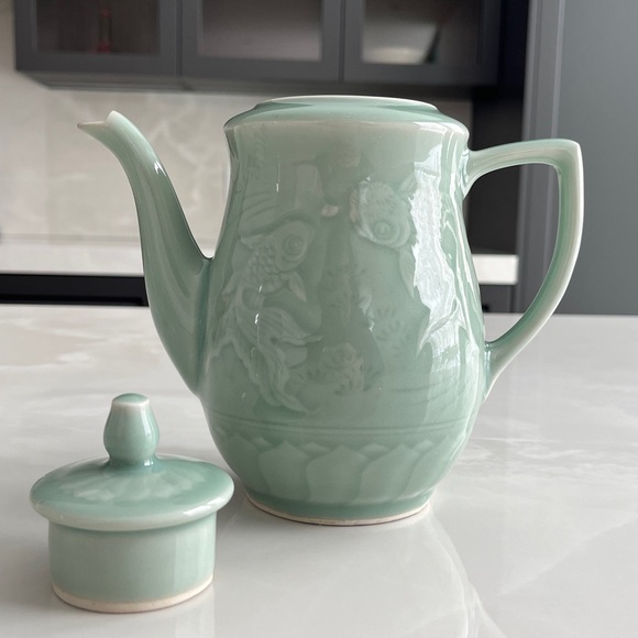 Longquan Celadon Tea Pot and 4 Tea Cups. Koi Fish. - Picture 7 of 16